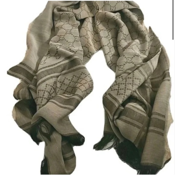 Gucci Wool/Silk Scarf/Pashmina - Picture 2 of 5